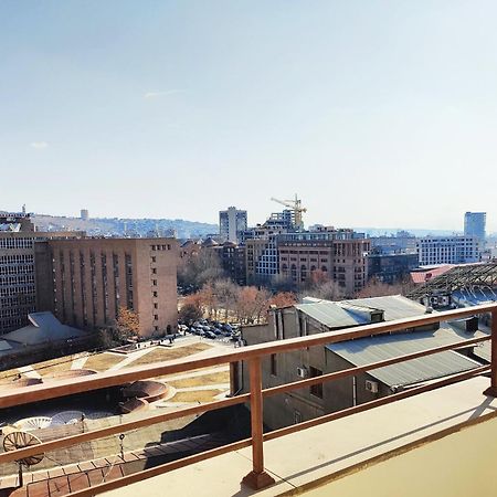 3 Bedroom Apartment In Homey Residence 예레반 외부 사진